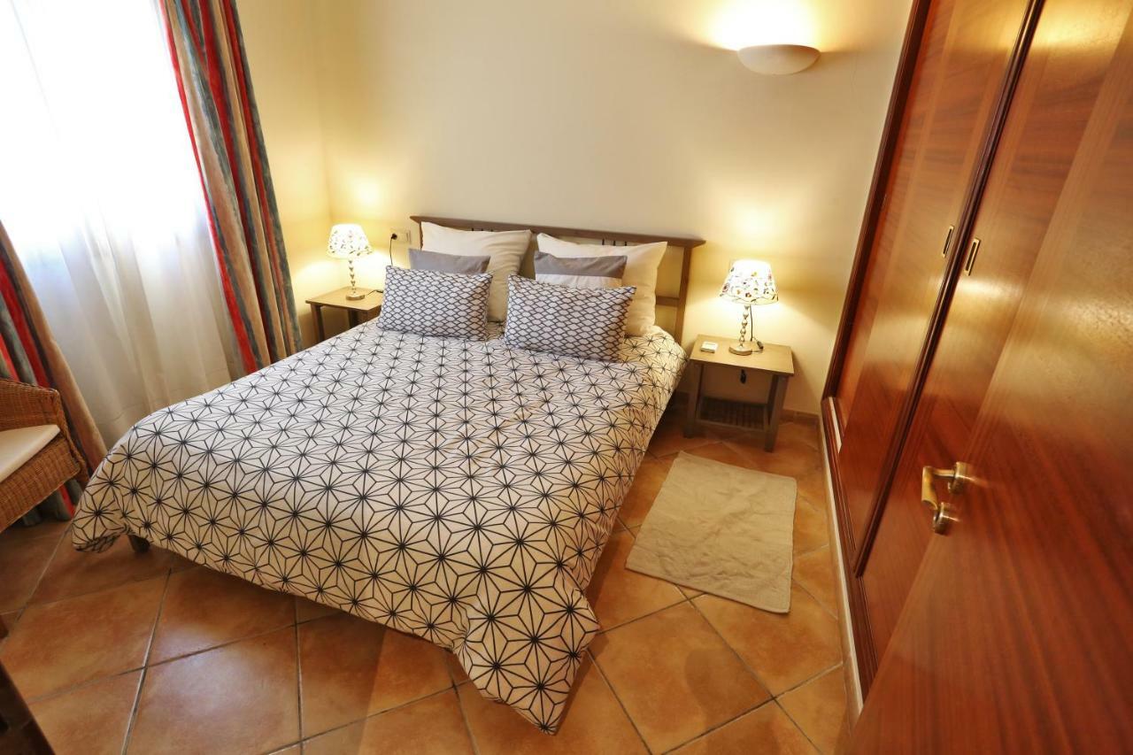 Flowers House Villa มาเรียเดอลาซาลุต ภายนอก รูปภาพ