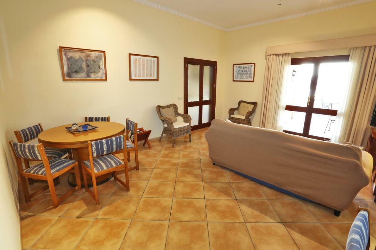 Flowers House Villa มาเรียเดอลาซาลุต ภายนอก รูปภาพ