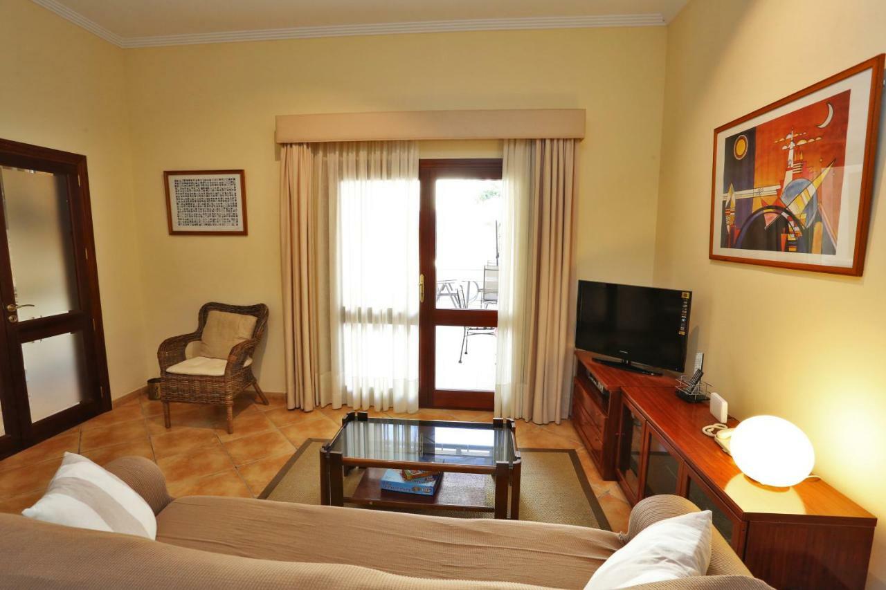 Flowers House Villa มาเรียเดอลาซาลุต ภายนอก รูปภาพ